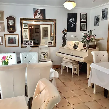 Bed & Breakfast The Gallery B&b, The Glen, ,county Cork