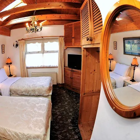 The Gallery B&b, The Glen, ,county Cork *