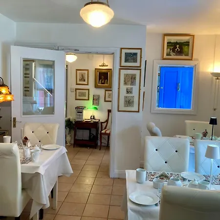 Bed & Breakfast The Gallery B&b, The Glen, ,county Cork
