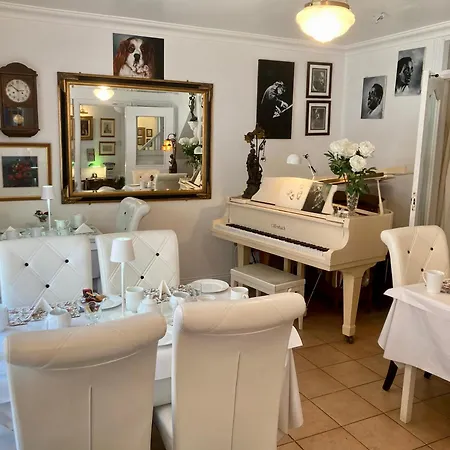 The Gallery B&b, The Glen, ,county Cork Bed & Breakfast Kinsale